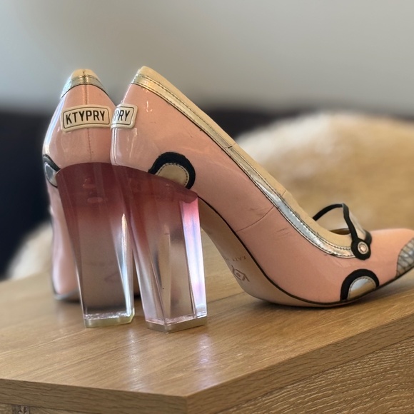 Katy Perry Baby Pink High Heels Cars Retro 50s Pinup - Picture 2 of 3